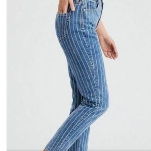 American Eagle Mom Jean 8 Stripe